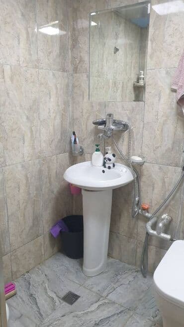 nərimanovda köhnə tikili evlər: Bakı, 2 otaqlı, Köhnə tikili, m. İnşaatçılar, 40 kv. m — 8