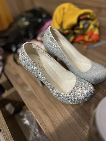 ayaqqabı qadin: 33-34 razmer — 2