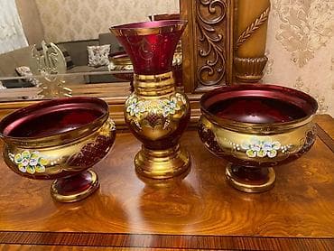 həri stəkanları: Klassik üslubda dekorativ şüşə və porselen dəstləri. HER BIRI 50 M 1) — 2