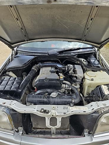 Продажа авто: Mercedes-Benz C-Class (W200) sedan - Kuzov: 4 qapılı sedan, gümüşü — 6