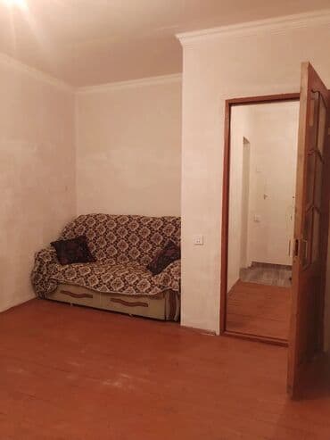 ehmedlide ucuz evler: 2 otaqlı bir metbex geniş kaldor tam əşyali heyet evi qobu qesebesi — 2