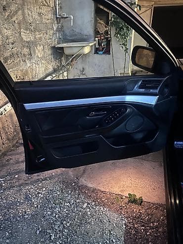 bmw 525: BMW 525: 2.5 l | 2001 il Sedan — 9