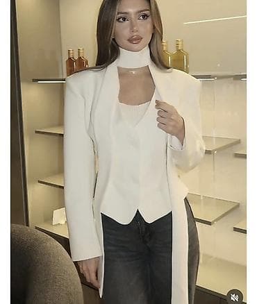 ağ kupalnik: Ağ rəngdə qadın jaket - Dizayn: Yarı-korset effektli, bel xəttini — 2