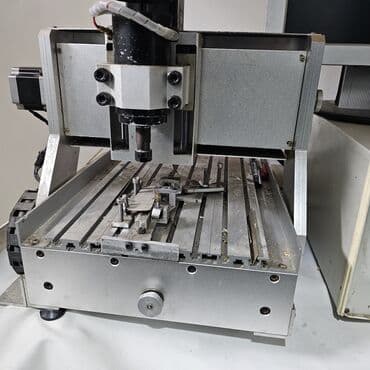 Laqondalar: Mini CNC Freze Komplekti Tərkib: - Alüminium gövdəli 3 oxlu mini CNC — 2