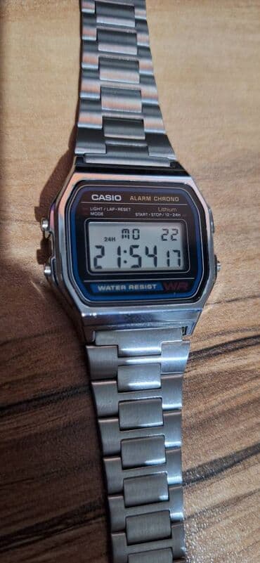 Toy paltarları və aksesuarları: Qol saatı, Casio — 2
