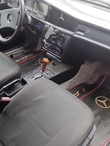 mersedes 2001: Mercedes-Benz 190: 1.8 л | 1992 г. Седан — 4