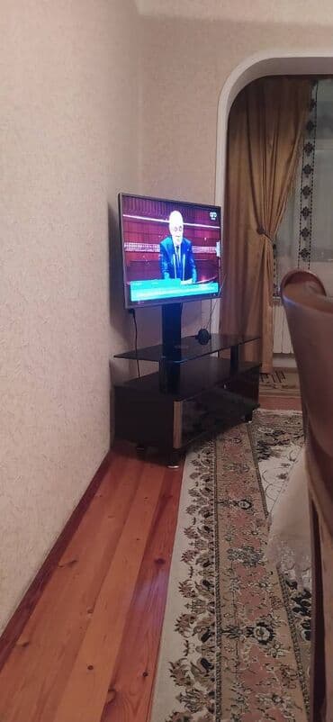 İşlənmiş, Düz TV altlığı, Polkalı, Şüşəli — 6