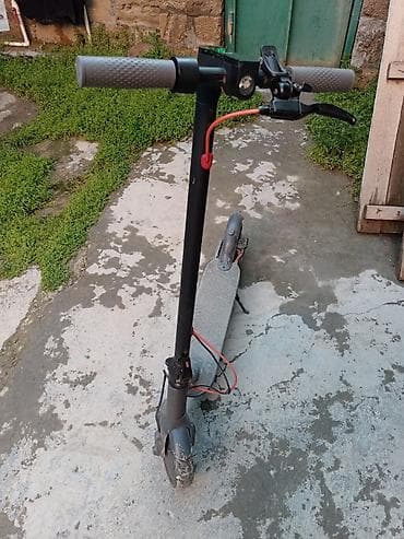 Elektrik skuter - Şəhər içi sürüş üçün kompakt elektrik skuter -