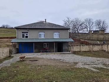 ehmedli 2 otaqli evler: Quba – həyət evi satılır. Elanın üzərində göstərilən qiymət: 82.000 — 2