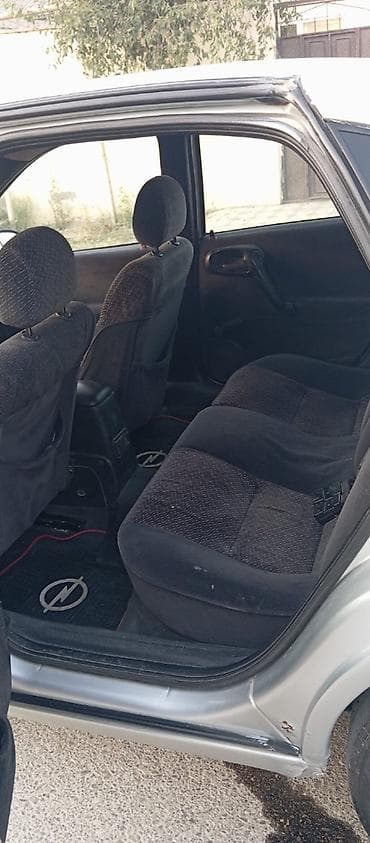 opel vectra b: Opel Vectra: 2 l | 1997 il 360000 km Sedan — 4