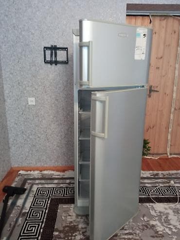 soyudcu: İki qapılı soyuducu (üstdə dondurucu) - Rəng: gümüşü/metal - Üst — 1