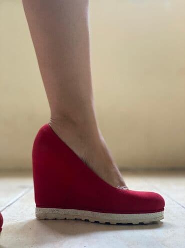 женские классические туфли на танкетке: Туфли, Размер: 35, цвет - Красный, Б/у — 3