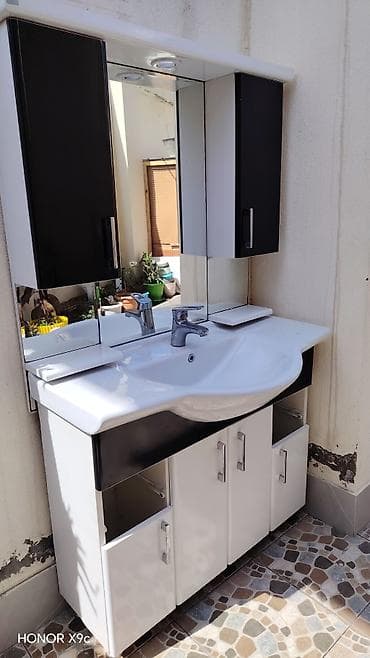 plastik şkaflar: Hamam üçün lavabo və şkaf dəsti - Rəng: ağ-qara - Material: parlaq — 1