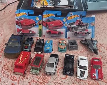 Hot Wheels və digər die-cast oyuncaq maşınlar dəsti - Brend: Hot — 1