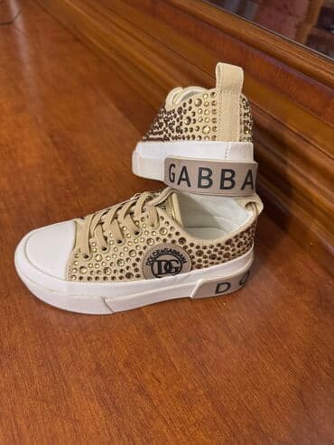 qebelend ters ev: Qız üçün, 26 — 3