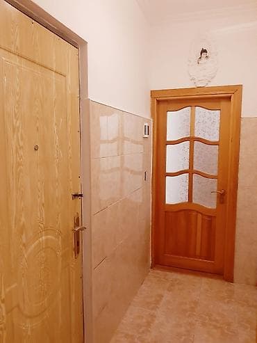 kiraye evler naxcivan: Bakı, 4-cü mikrorayon, 2 otaqlı, Köhnə tikili, m. Memar Əcəmi, 55 kv. m — 6