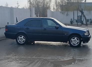 Mercedes-Benz C 180: 2 l | 1996 il Sedan