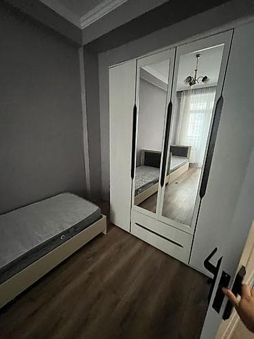 qapi kraskalari: 2 təknəfərlik çarpayı, Dolab — 1