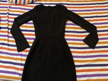 Qara rəngli zərif qadın paltarı - Klassik siluet: bel vurğulu lalafo.az -da Qara rəngli zərif qadın paltarı - Klassik siluet: bel vurğulu