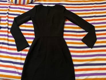 qadın ucun donlar: Qara rəngli zərif qadın paltarı - Klassik siluet: bel vurğulu — 1