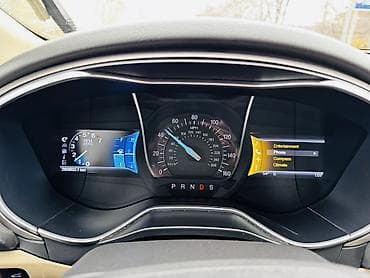 masin elani: Ford Fusion (qırmızı sedan) - Kuzov: 4 qapılı sedan, parlaq qırmızı — 6