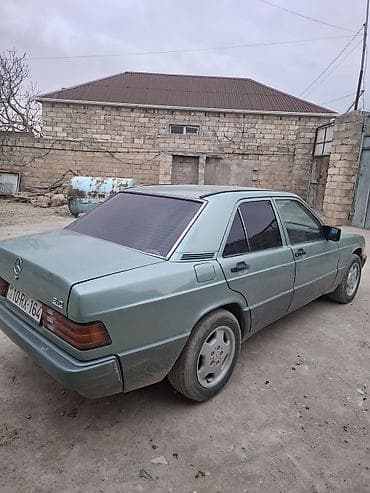 byd destroyer 05: Mercedes-Benz 190 (W201): 2 l | 1991 il Sedan — 3