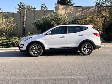 keys sat: Hyundai Santa Fe, ağ rəng, 4WD krossover/SUV. Xüsusiyyətlər: - Tam — 10