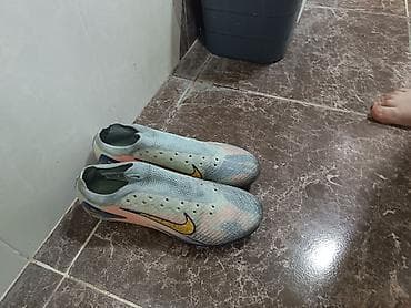 disko top: Butslar Nike, Ölçü: 39, İşlənmiş — 1