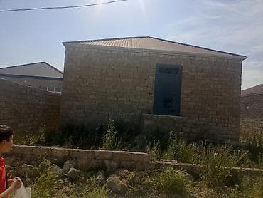 Satılır – həyət evi - Tikinti: daş divarlar, metal dam örtüyü, beton