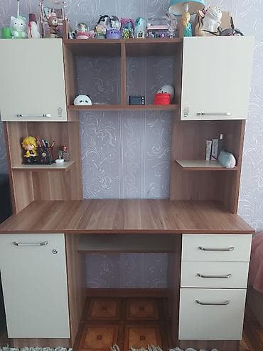 komputer setup: Düz masa, Polkalı, Siyirməli, Teksturalı laminat — 1