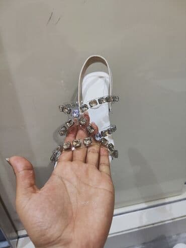 boz qadın futbolkaları: Ölçü: 35, rəng - Ağ, Yeni — 1