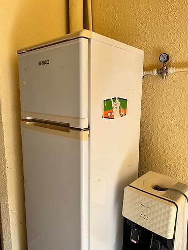 BEKO iki qapılı soyuducu - Yuxarıda dondurucu, aşağıda soyuducu bölmə — 1