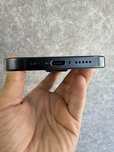 ucuz macbook pro: IPhone 15 Pro, 128 GB, Qara — 4