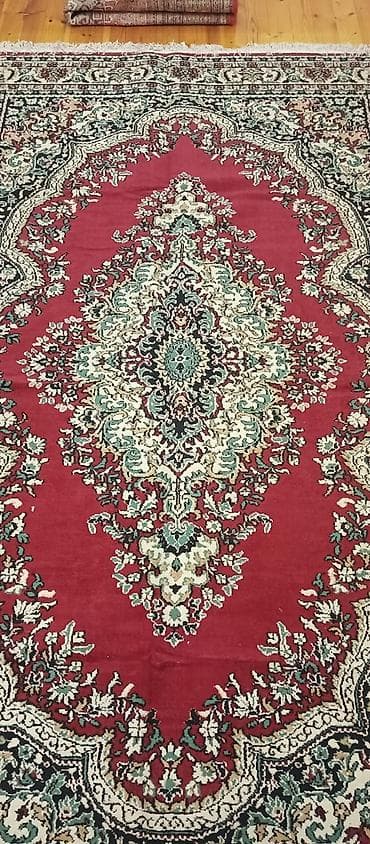 qar adamı: Xalça — 1