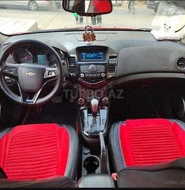 chevrolet cruze stop: Chevrolet Cruze sedan – qırmızı rəng Xüsusiyyətlər: - Kuzov: 4 qapılı — 6