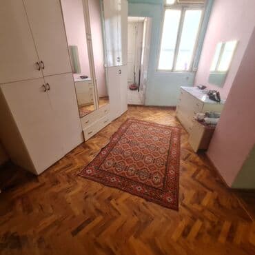 суточные квартиры в бишкеке район политех: 2 комнаты, Сабаильский р. р-н — 3