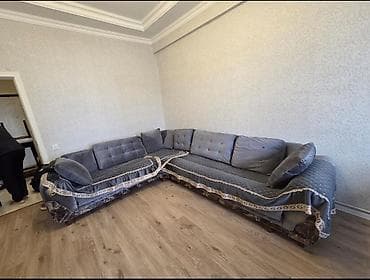 Ev üçün mebel: Divan satılır 500₼.Fabrik istehsalidi. Açılır bazası var. Ölçü — 1