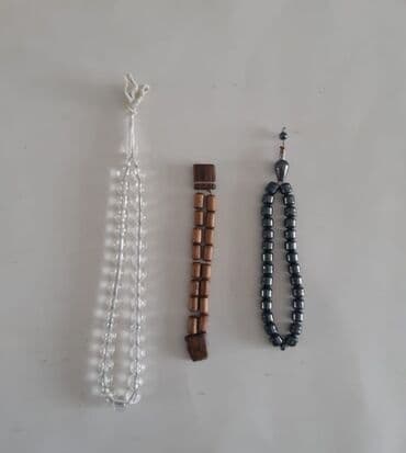 kehraba tesbeh: Üç fərqli təsbeh dəsti. Bir dəstə şəffaf muncuqlar, bir dəstə taxta — 2