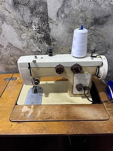 et masini: Elektrik tikiş maşını və qatlanan şkaf-stol dəsti hec bir problemi — 1