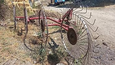 Bu ot dırmığı kənd təsərrüfatı işlərində otları yığmaq və səliqəyə lalafo.az -da Bu ot dırmığı kənd təsərrüfatı işlərində otları yığmaq və səliqəyə