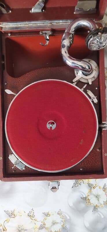 виниловый проигрыватель: Antikvar Qrammofon 1930-cu illərin. Çox yaxşı, işlək vəziyyətdə. Bütün — 3