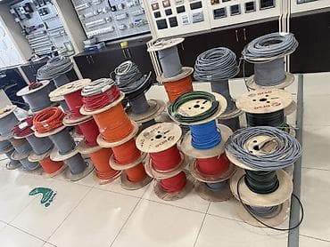 Elektrik kabelləri və naqillər – müxtəlif rəng və spesifikasiyalar