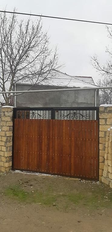 gencede kiraye ev axtariram: İsmayıllı rayonu Lahıc yolu 6 km.qaraqaya kəndində yolun kenarında 3 — 6