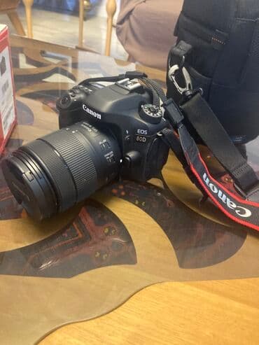 зеркальный фотоаппарат canon eos 70d body: Canon EOS 80D rəqəmsal güzgülü kamera. Ideal veziyyet! Kameranın üst — 1