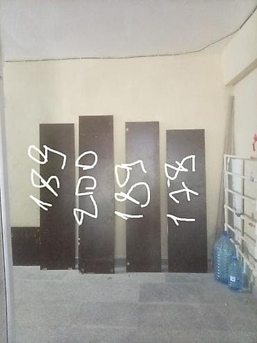 Taxta plitələr: ​TƏCİLİ SATILIR! Şkaf aşıb — laminat hissələri və taxtaları ​Evdə şkaf — 6