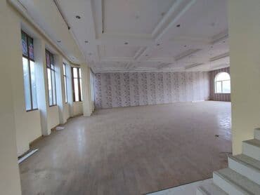 kiraye evler memar ecemi: Heyder eliyev prospektində mərkəzdə, 3 mərtəbəli, obyekt icareye — 8