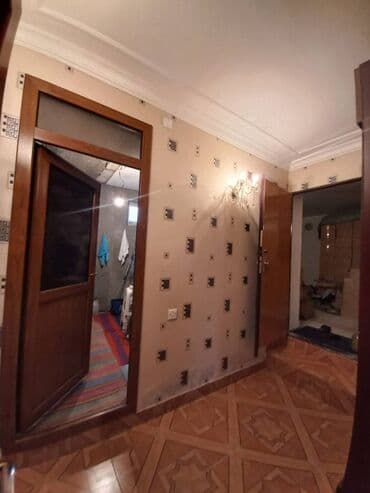 keşlədə satılan həyət evləri: 7 otaqlı, 272 kv. m, Orta təmir — 25