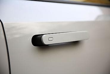 Changan Uni-V: 1.5 l | 2023 il 64000 km Sedan — 7