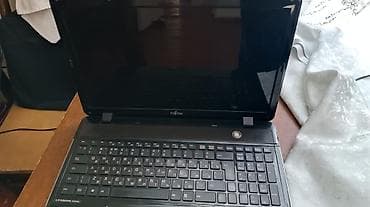 acer noutbuk: Notbuk isleyir, bataryasi xarabdi zaryatkada isleyir, klaviaturasinda — 2