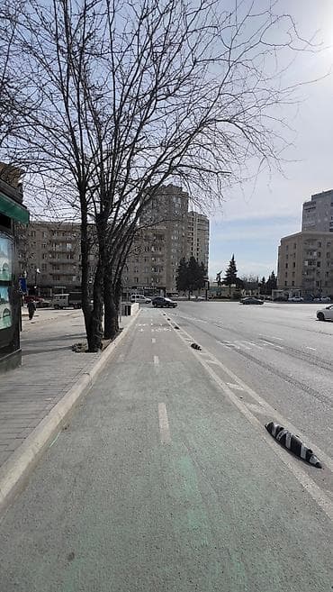 Kommersiya daşınmaz əmlakının satışı: Kiosklar icarəyə verilir Məkan: - Elmlər metrosu yaxınlığı, İncəsənət — 2